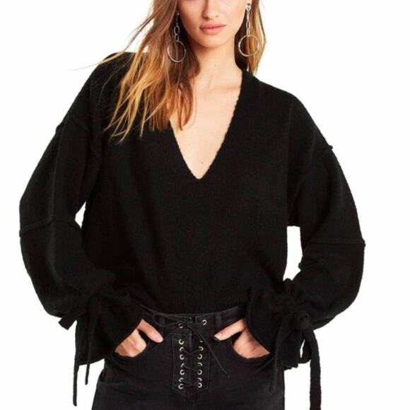 Wildfox black V-neck oversized tie sleeve sweater - Picture 3 of 12